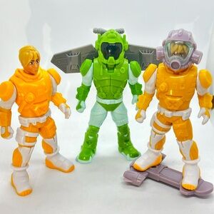 3x Maxi Kinder Surprise Spaceman Space Astronaut Figure